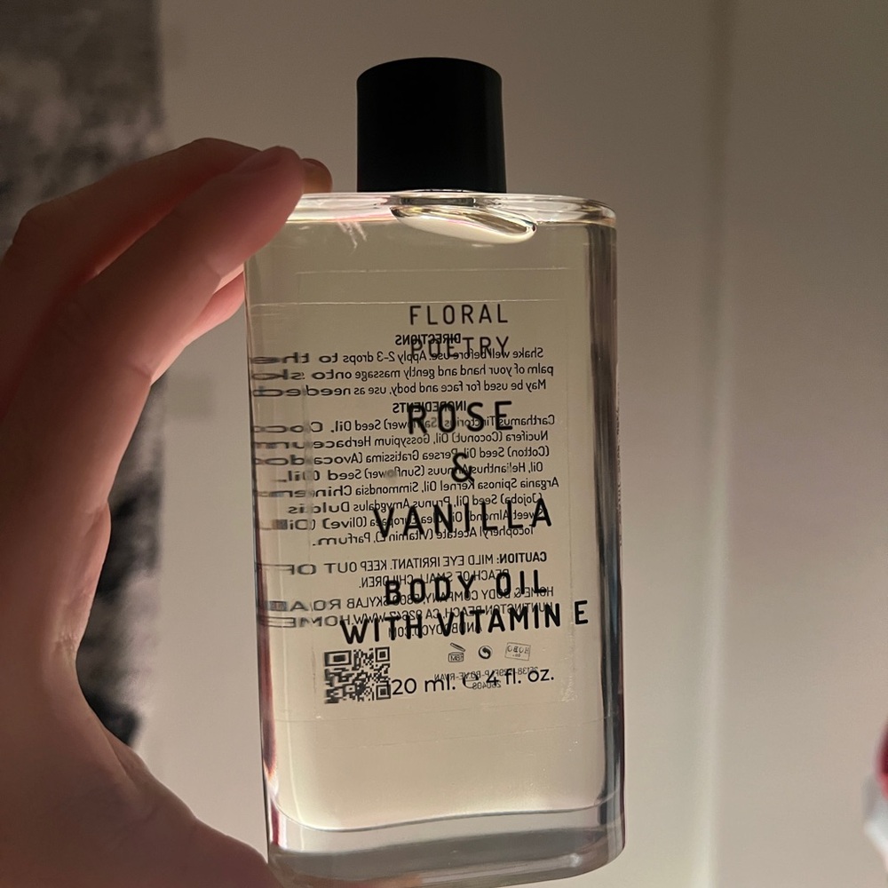 Floral Poetry Rose & Vanilla Body Oil With Vitamin E 120ml. 4 fl. oz.